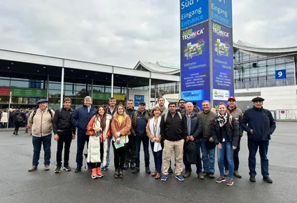 La delegación de Uruguay en uno de los accesos al predio de exposiciones en Hannover.