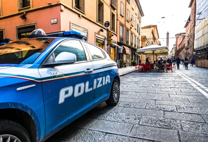 Vehículo de la Policía de Ferrara, Italia. Foto de Questura di Ferrara