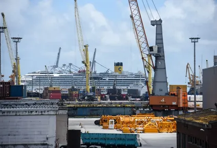 puerto: sindicato definio paro nacional de 24 horas en terminales y operadores