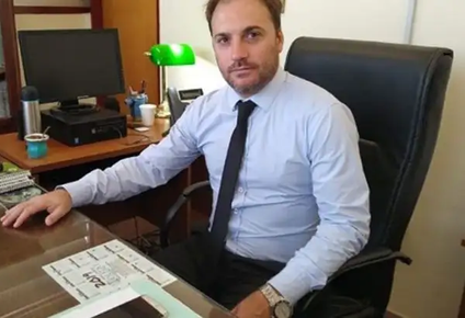 Un fiscal solicitó que el repasador que utilizó el acusado para atacar a la víctima sea considerado un arma.