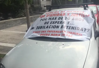 Pintado Otero se instaló en ese auto frente a la residencia de Suárez