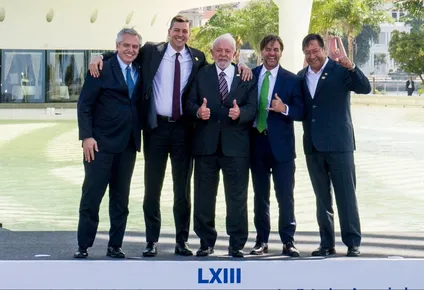 surfeando la insercion internacional