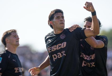 El festejo de Tomás Nasif en Platense