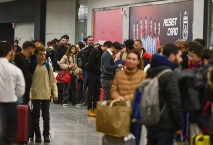 Miles de pasajeros fueron afectados por reprogramaciones, demoras y cancelaciones por&nbsp; la realización de asambleas informativas de los sindicatos, que para Aerolíneas Argentinas son paros encubiertos