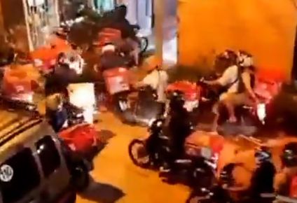 la matanza: mas de una docena de repartidores decidio hacer justicia por mano propia y entro a una villa a recuperar una moto robada