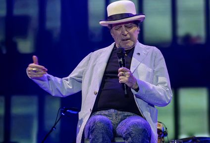 invadido por la nostalgia, joaquin sabina regreso a su ubeda natal con un emotivo concierto