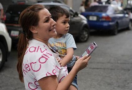 Los celulares alertaron a millones de venezolanos sobre lo que ocurría.