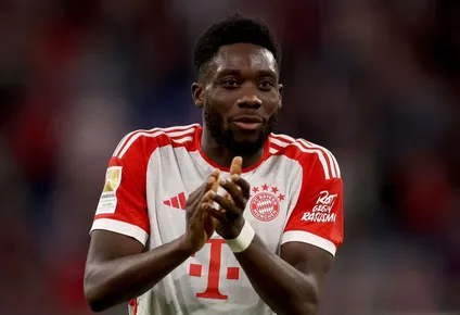 El Madrid tiene rival por Davies.