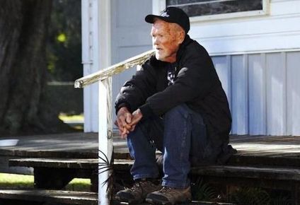 Charlie Hopkins, uno de los últimos exreos de Alcatraz vivos, habló con la BBC sobre su experiencia en la famosa prisión estadounidense.