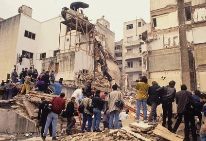 treinta anos del atentado a la amia: una herida abierta y una busqueda irrenunciable por la verdad y la justicia