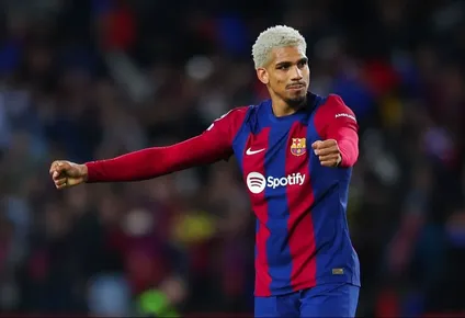El Bayern insiste por Araújo.