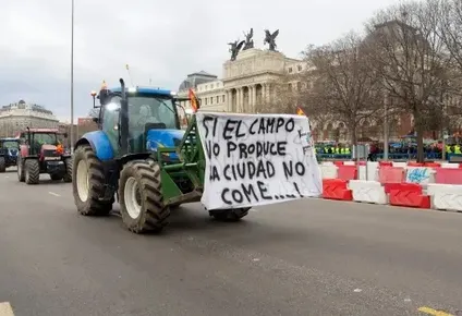 Otra vez los tractores, colapsarán Madrid en la mañana del domingo.
