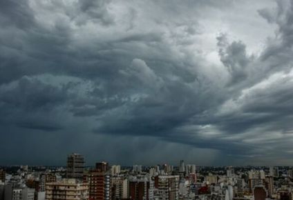 pronostico del tiempo en buenos aires: alerta amarilla por tormentas fuertes y riesgo de caida de granizo, ¿cuando llueve?