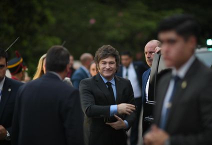 una encuesta de la universidad de san andres revela caida en el nivel de satisfaccion con el gobierno de milei