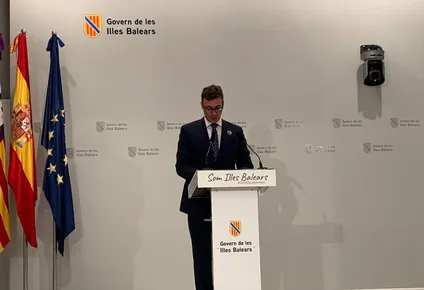 El portavoz del Govern, Antoni Costa, hoy en rueda de prensa.