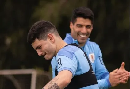 Suárez le envió un mensaje al Canario Álvarez por el título logrado con Peñarol