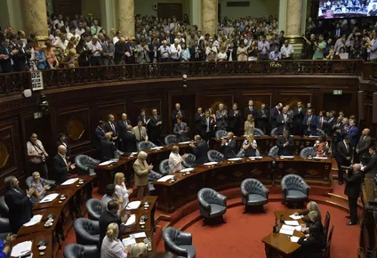 frente amplio denuncia abuso por parte del gobierno y pedira sacar urgencia a la ley