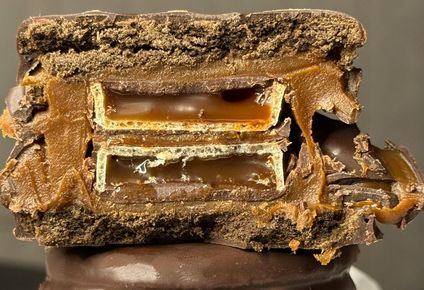Dulce de leche, con consumo elevado en Uruguay, solo o vinculado a otros alimentos.