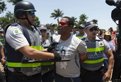partidarios de guaido tomaron parte de embajada venezolana en brasilia