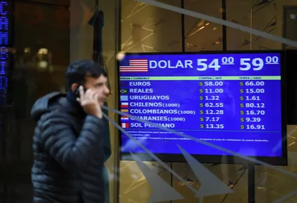 alvarez agiz, el kirchnerista market-friendly que le puso techo al dolar
