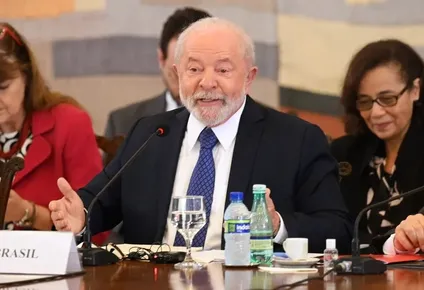 “Los factores que nos unen están por encima de las diferencias ideológicas”, dijo Lula al abrir el encuentro