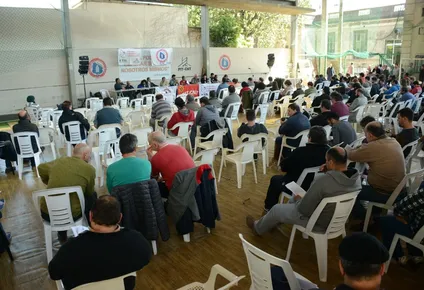 conflicto en conaprole evidencia falencias en legislacion laboral