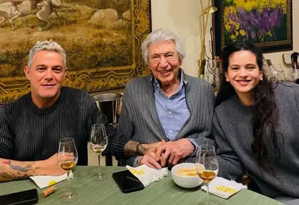 Rosalía y Alejandro Sanz hacen una visita sorpresa a Manuel Alejandro