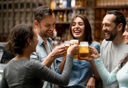 dia del amigo 2025: cuanto gastamos y como beneficia el consumo