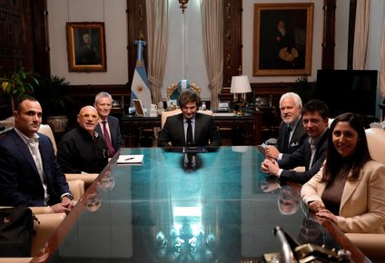encuentro de milei con el fundador del cpac y empresarios estadounidenses en la casa rosada