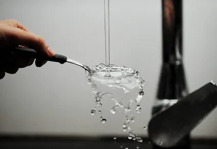 ose advierte corte de agua en tres barrios tras rotura en medio de obra