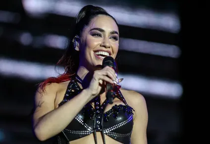 Lali se presentó en España