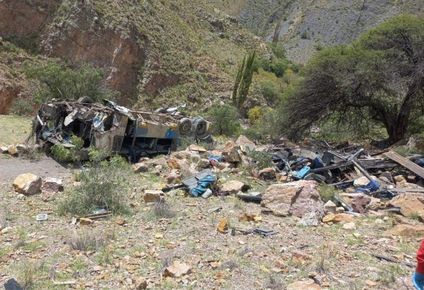 un accidente de omnibus en bolivia deja al menos 30 muertos