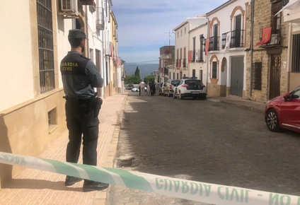 detenidos los dos hombres que se atrincheraron tras matar a golpes a dos alemanes en una casa de elche
