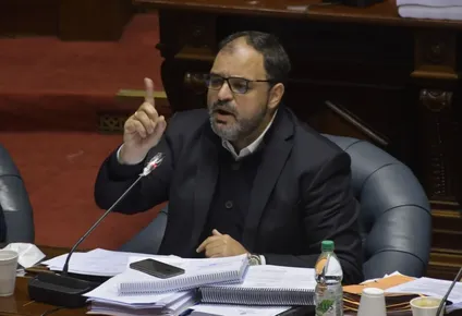 Carrera se pidió licencia para cuando Heber vaya al Parlamento a dar información sobre el caso que lo señala