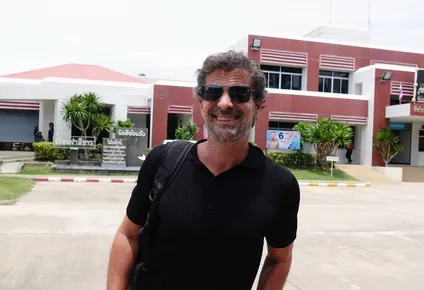 El actor Rodolfo Sancho, en Tailandia.