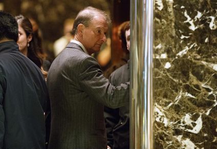 un ex funcionario de george w. bush y defensor de las criptomonedas, el elegido de trump para regular el mercado