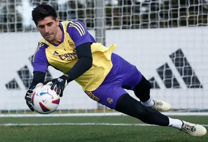 Regresa Courtois.
