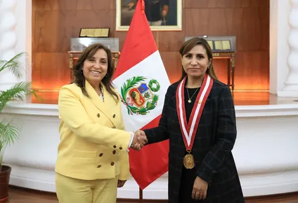 La presidente peruana Boluarte y la fiscal Benavides. Acusada y acusadora, en otros tiempos.