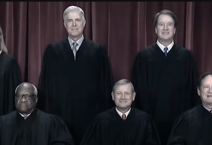 Los integrantes de la Corte Suprema de Justicia de Estados Unidos