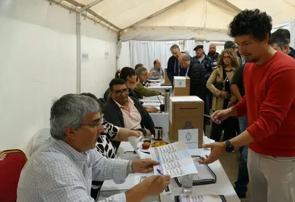 Argentinos votan en Uruguay