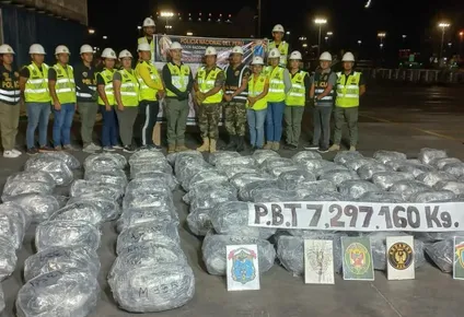 La droga decomisada permanece bajo la custodia de la división antidrogas de la Policía peruana.