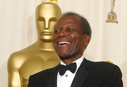 Sidney Poitier en la ceremonia de los Premios Óscar de 2002.