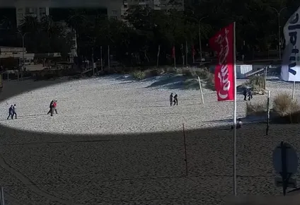 La policía se lleva a los implicados de la Playa Ramírez