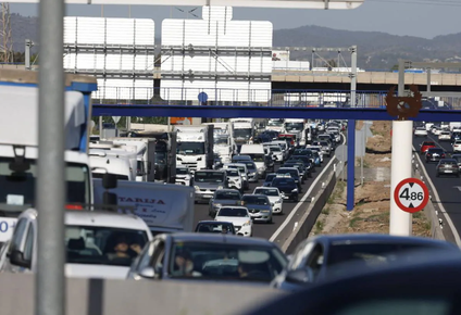 Accesos a Valencia siguen cortados.
