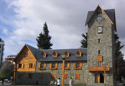 una estudiante platense murio durante su viaje de egresados en bariloche: habia viajado enferma