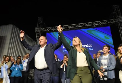 Álvaro Delgado y Valeria Ripoll en el cierre de campaña del Partido Nacional en Las Piedras