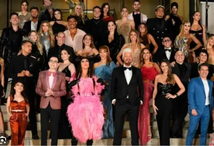 Tinelli y su equipo completo
