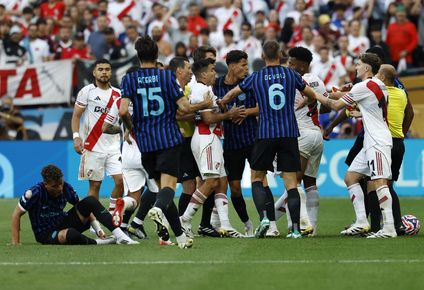 la historia detras de la picante pelea en el mundial de clubes entre marcos acuna y denzel dumfrie que terminaron el river plate vs inter en escandalo