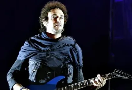 Gustavo cerati cumpliría 64 años y estrenan dos videos de homenaje