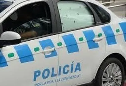 rocio de combustible y prendio fuego a su pareja; la mujer se salvo de milagro